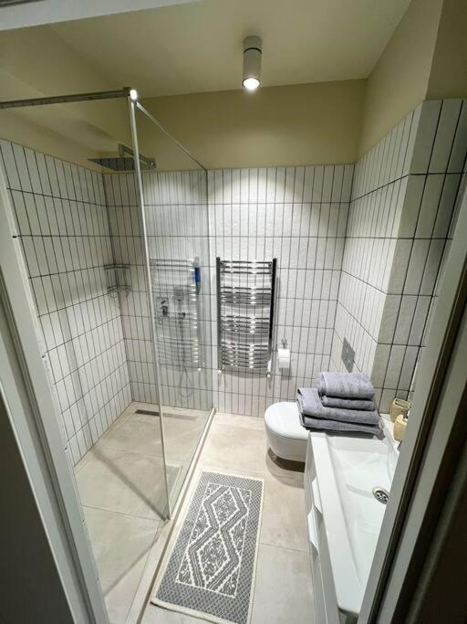 2 Bedroom On Ismail Corner Stefan Cel Mare, New Apartment, Chisinau Center! Extérieur photo