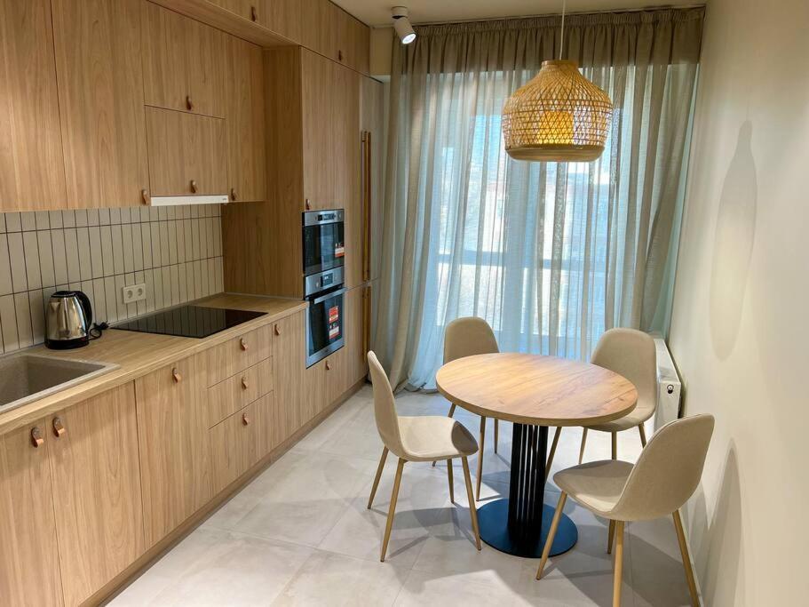 2 Bedroom On Ismail Corner Stefan Cel Mare, New Apartment, Chisinau Center! Extérieur photo